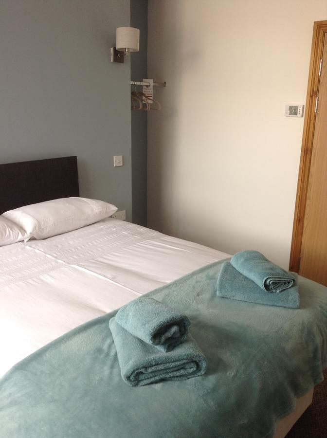 The Bear On The Square Hotel มิลลอม ภายนอก รูปภาพ